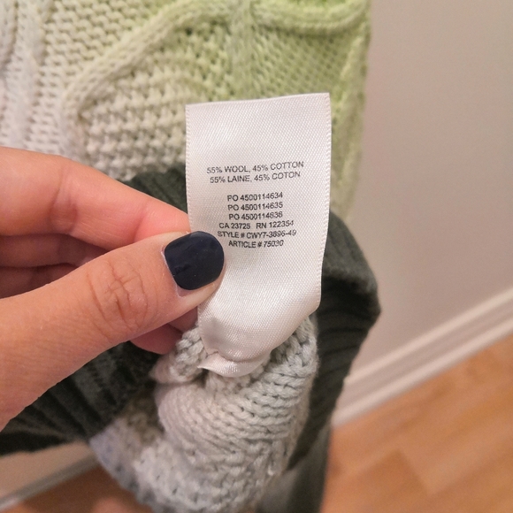 Rare Aritzia Wilfred ombre crop sweater - Picture 3 of 3